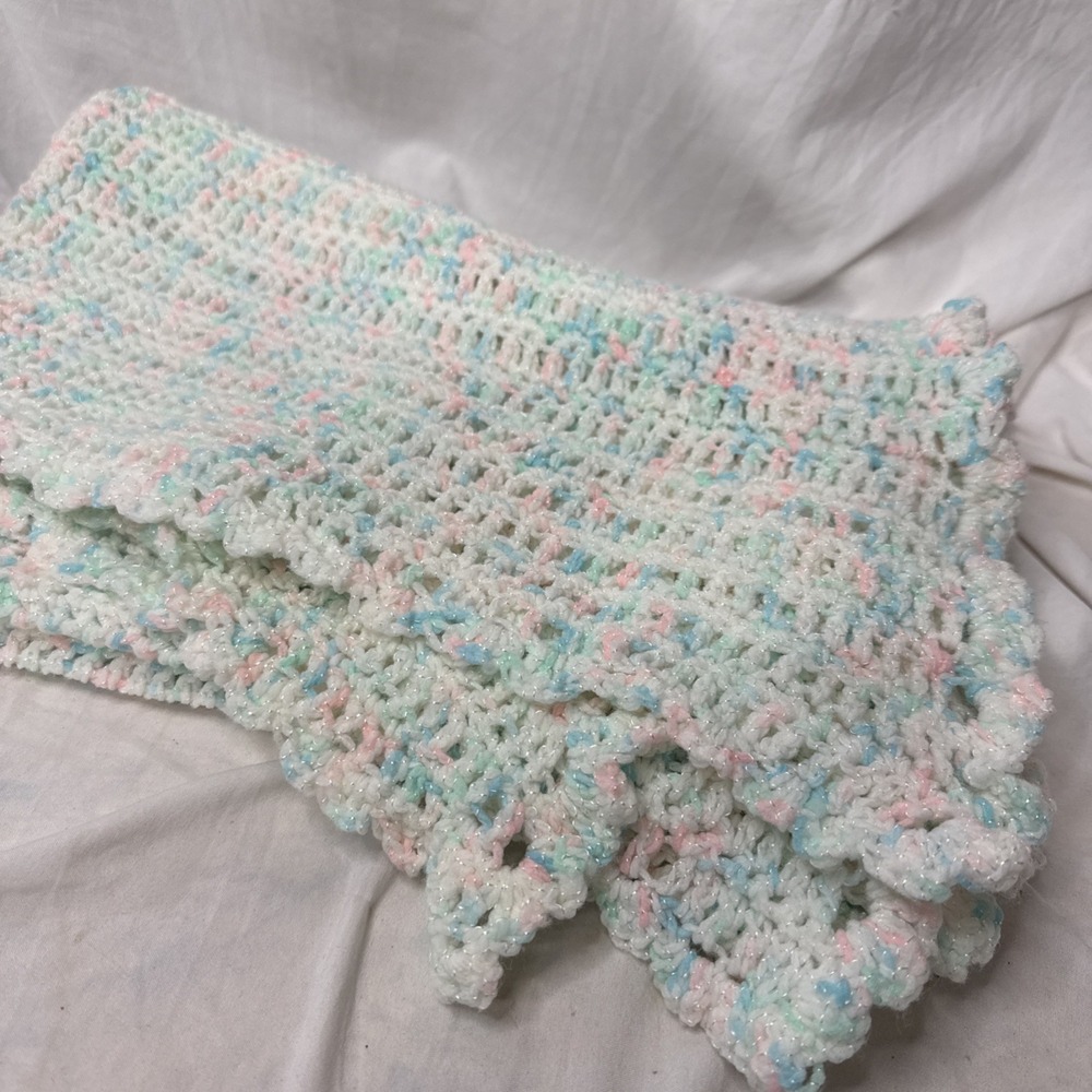 VTG Lacy Granny Scalloped Waffle Stitch Baby Afghan Ruffle Border Pink Blue Mint